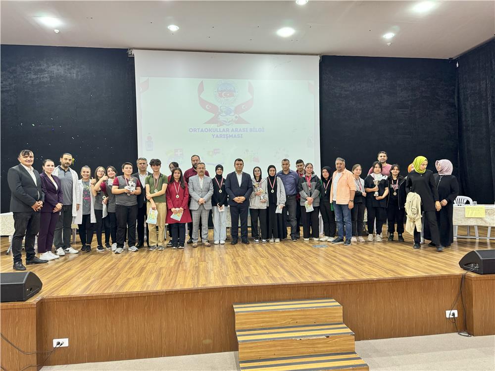 Hacılar'da ortaokullar arası bilgi yarışması yapıldı Hacılar'da ortaokullar arası bilgi yarışması yapıldı
