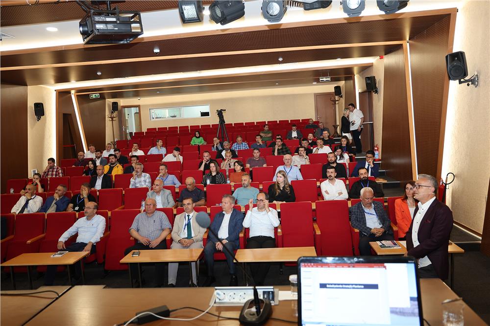Talas'ta stratejik plan eğitimi düzenlendi Talas'ta stratejik plan eğitimi düzenlendi