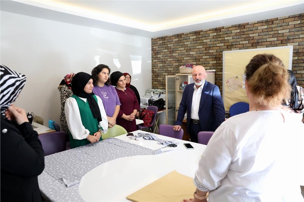 Kocasinan Belediyesi'nden aile ekonomisine destek Kocasinan Belediyesi'nden aile ekonomisine destek