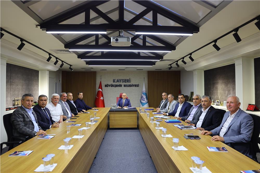 Büyükkılıç, CHP’lilerle yatırım toplantısı yaptı Büyükkılıç, CHP’lilerle yatırım toplantısı yaptı