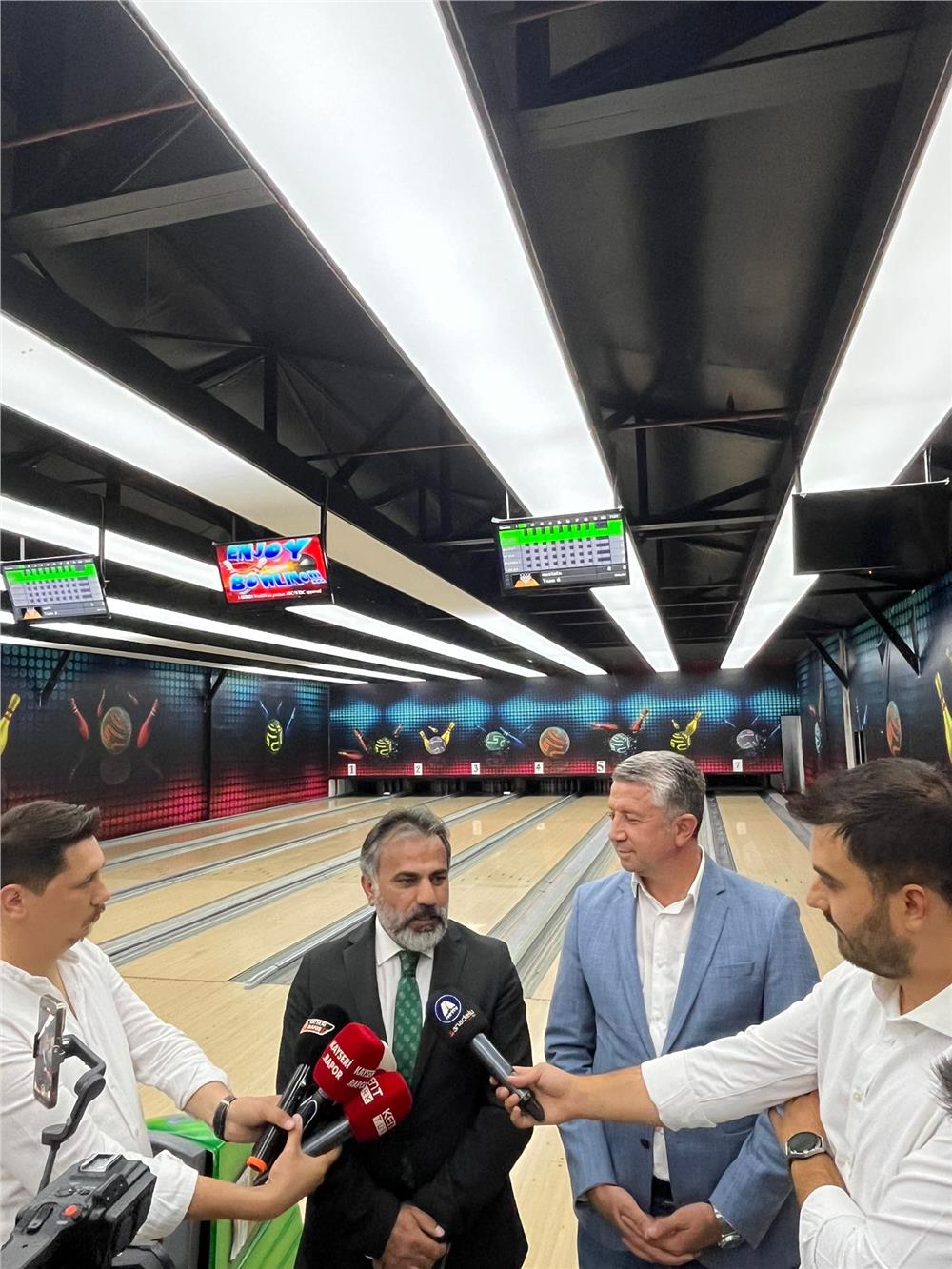 Gazeteciler bowling turnuvasında yarıştı Gazeteciler bowling turnuvasında yarıştı