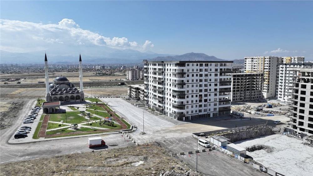Kocasinan, Osmangazi'ye de yeni ve modern bir çehre kazandırıyor Kocasinan, Osmangazi'ye de yeni ve modern bir çehre kazandırıyor