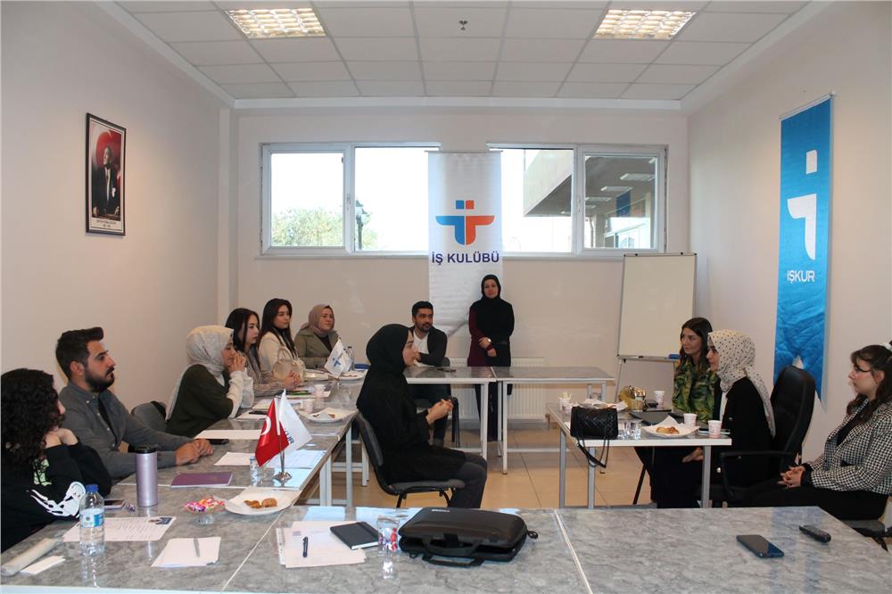 NNYÜ İŞKUR İş Kulübü'nde eğitim NNYÜ İŞKUR İş Kulübü'nde eğitim