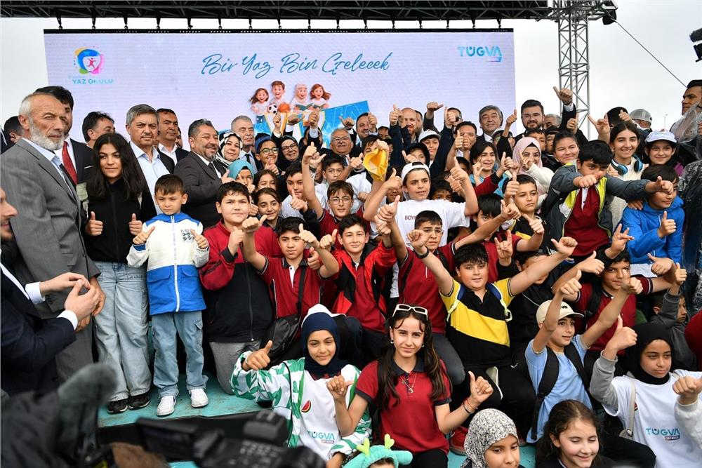 Bilal Erdoğan, TÜGVA Yaz Okulu programı için Kayseri'ye geldi Bilal Erdoğan, TÜGVA Yaz Okulu programı için Kayseri'ye geldi