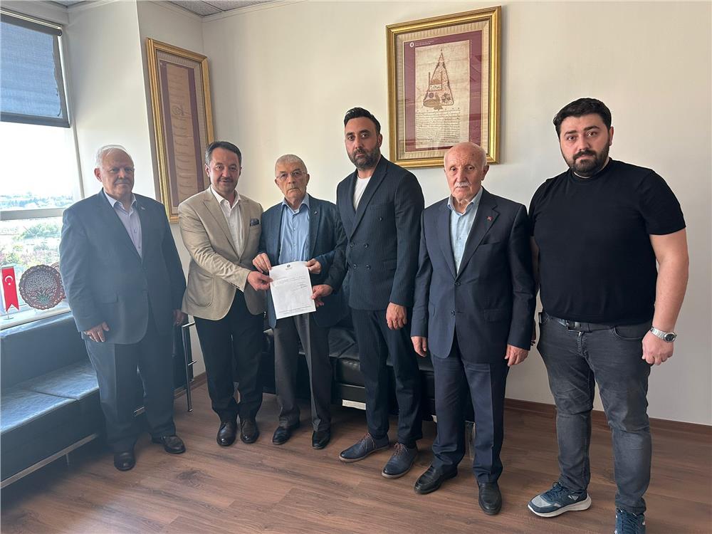 Birlik Vakfı Kayseri Şubesinde bayrak değişimi Birlik Vakfı Kayseri Şubesinde bayrak değişimi