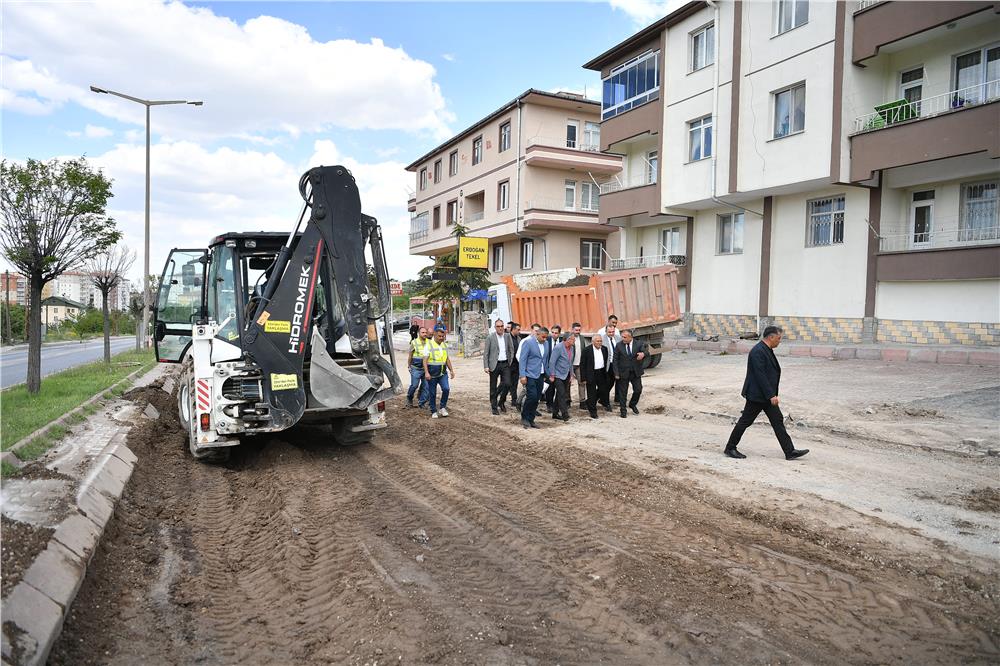 Büyükkılıç, Hacılar'da 35 milyon liralık KASKİ yatırımını inceledi Büyükkılıç, Hacılar'da 35 milyon liralık KASKİ yatırımını inceledi