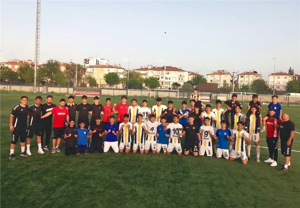 Kayseri'nin sporcu fabrikası yine şampiyon oldu! Kayseri'nin sporcu fabrikası yine şampiyon oldu!