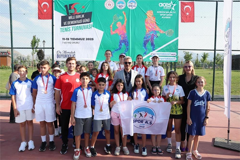 Büyükşehir Spor A.Ş.'den 15 Temmuz'a özel tenis turnuvası Büyükşehir Spor A.Ş.'den 15 Temmuz'a özel tenis turnuvası