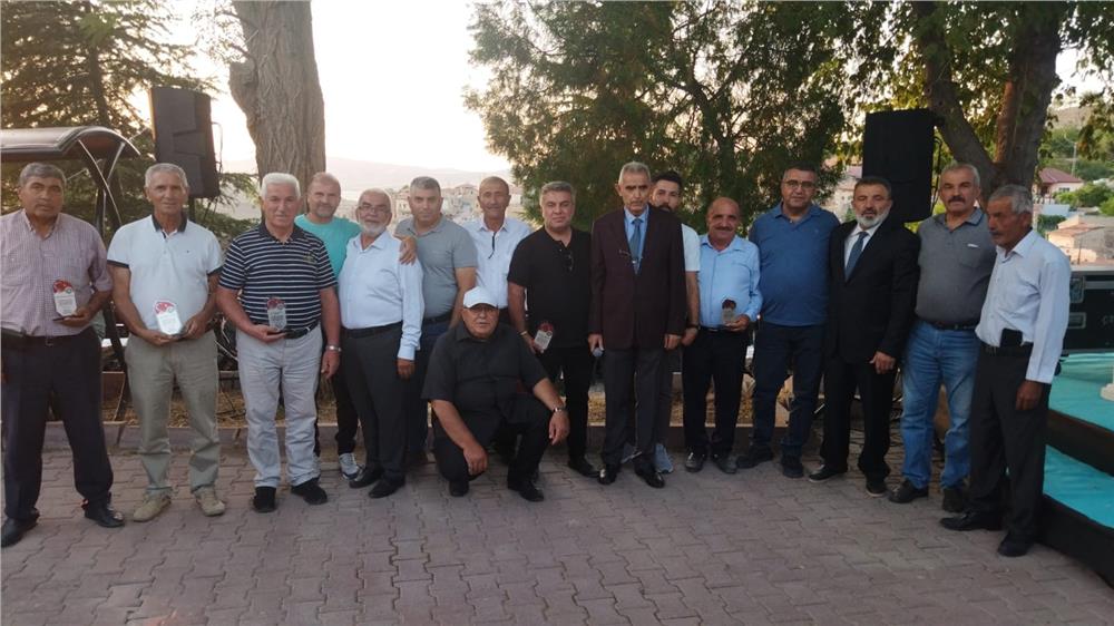 Emmiler Mahallesi'nde pilav şenliği yapıldı Emmiler Mahallesi'nde pilav şenliği yapıldı