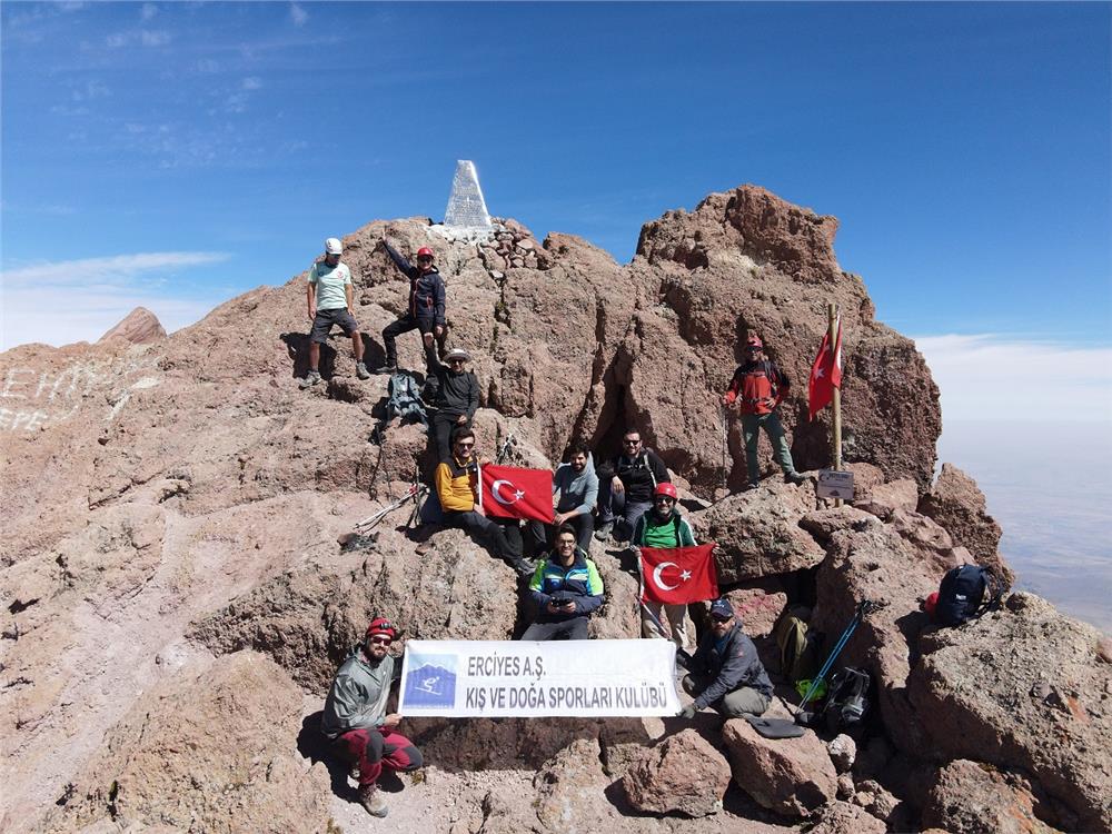 Erciyes A.Ş.'den doğaseverlere zirve keyfi Erciyes A.Ş.'den doğaseverlere zirve keyfi