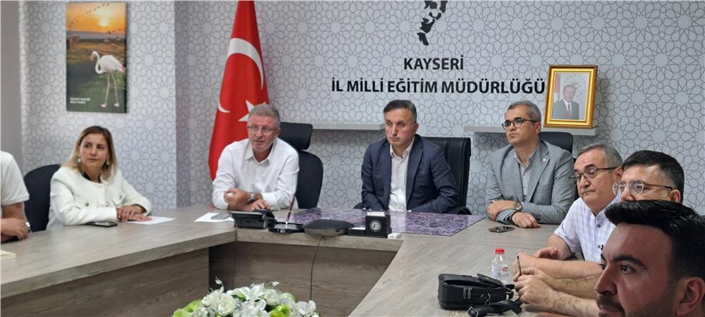 Kayseri'deki eğitimcilere Kartal Kavşağı sunumu yapıldı