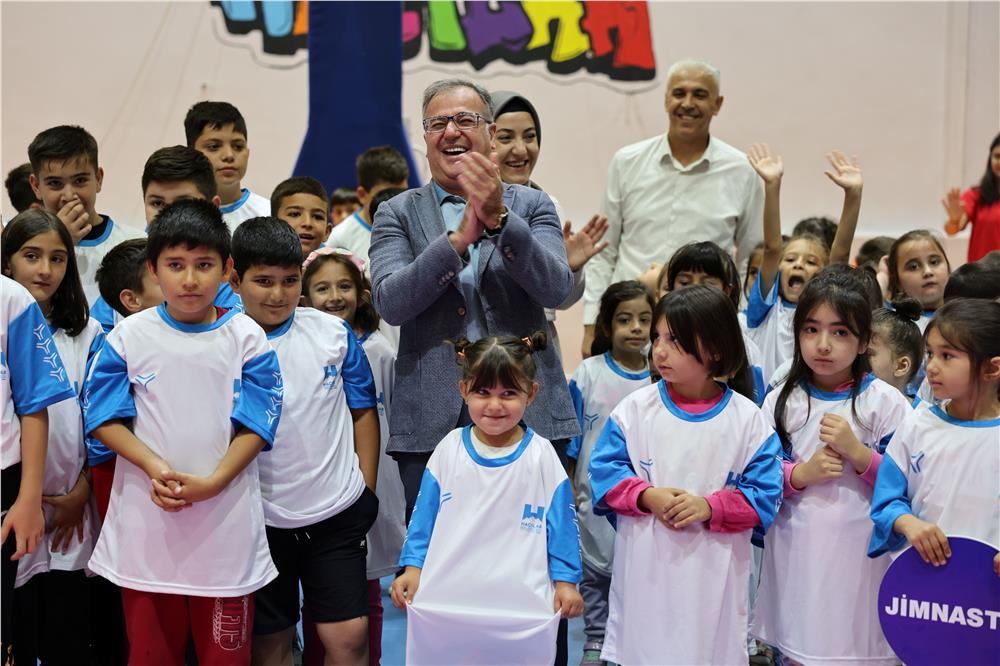 Özdoğan: Çocuklarımıza sağlıklı yaşam alışkanlığı kazandırmak önceliğimizdir