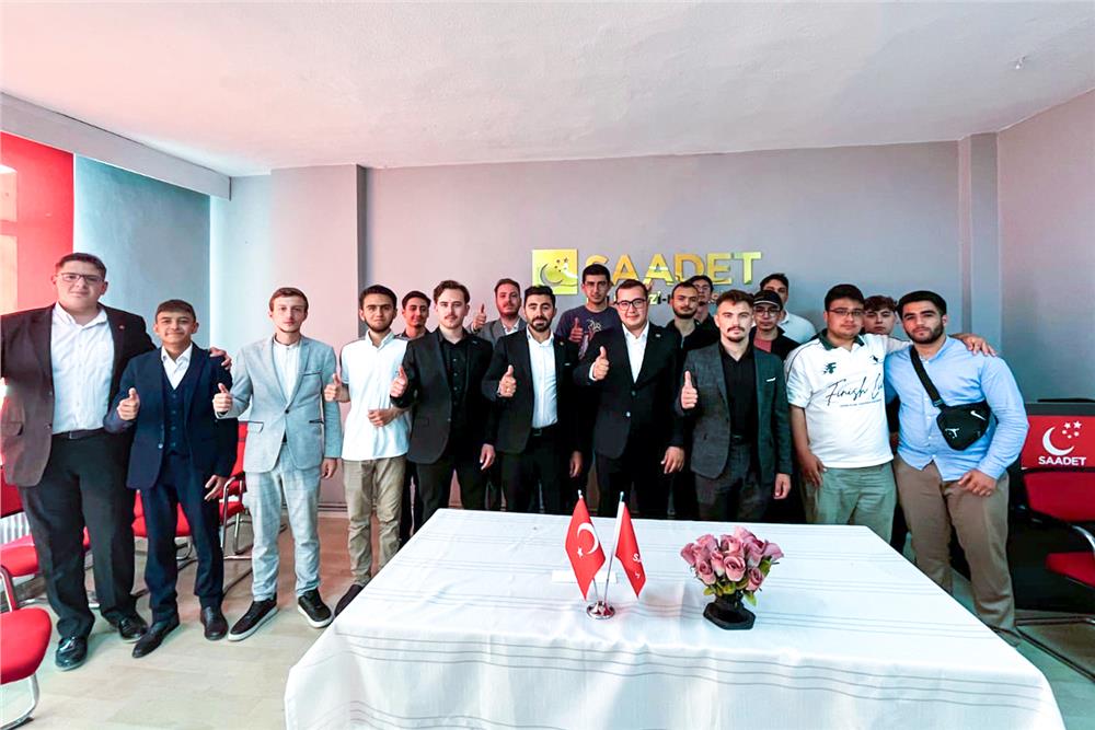 Saadet Partisi'nden Gençlik buluşması Saadet Partisi'nden Gençlik buluşması