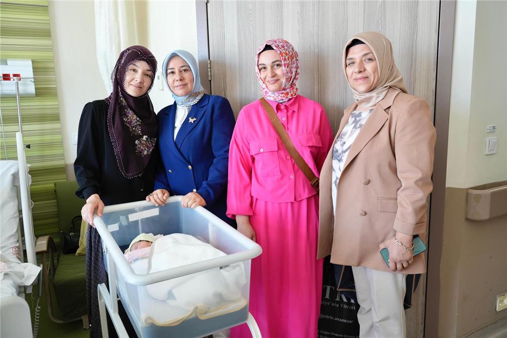 AK Kadınlardan Anne Sütü Haftası ziyareti
