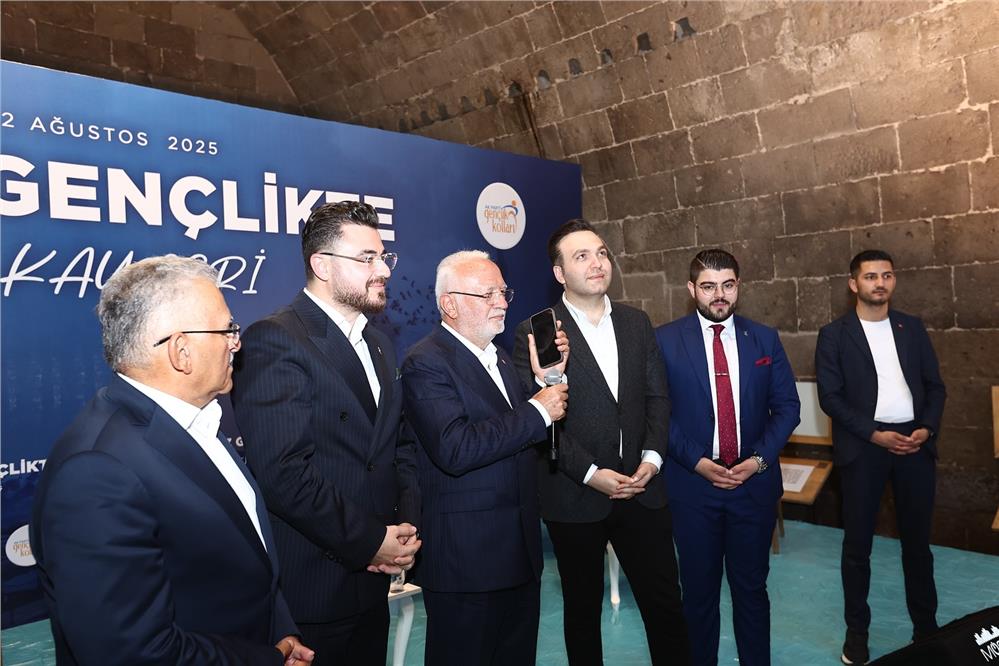 AK Parti'den Söz Gençlikte gençlik buluşması
