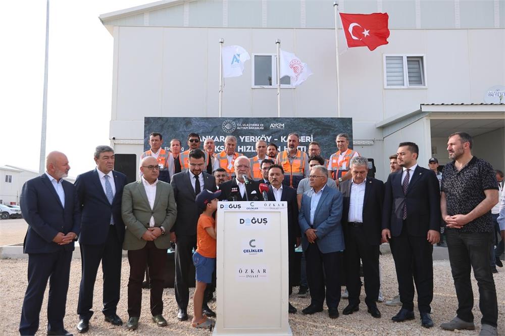 Büyükkılıç, Elitaş ve Ataş YHT şantiyesini inceledi Büyükkılıç, Elitaş ve Ataş YHT şantiyesini inceledi