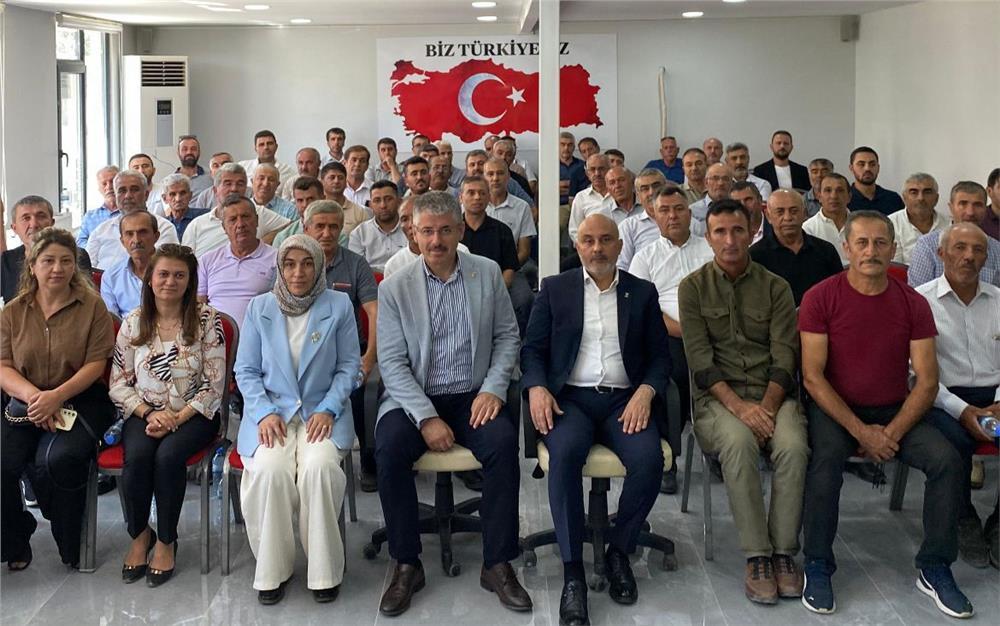 Çopuroğlu, Maraş'ta mahalle başkanlarını topladı Çopuroğlu, Maraş'ta mahalle başkanlarını topladı