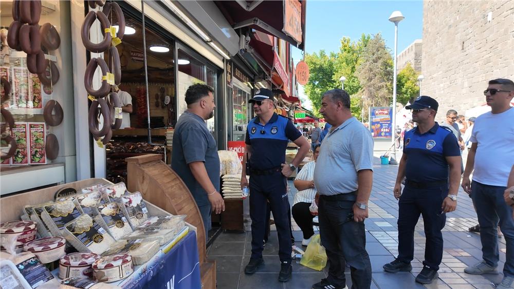 Kayseri zabıtası ve esnaftan dayanışma örneği