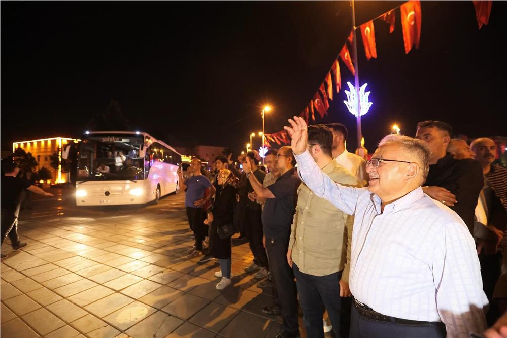 Kayseri'den bin kişi TÜGVA Okulları Şenliği için yola çıktı Kayseri'den bin kişi TÜGVA Okulları Şenliği için yola çıktı