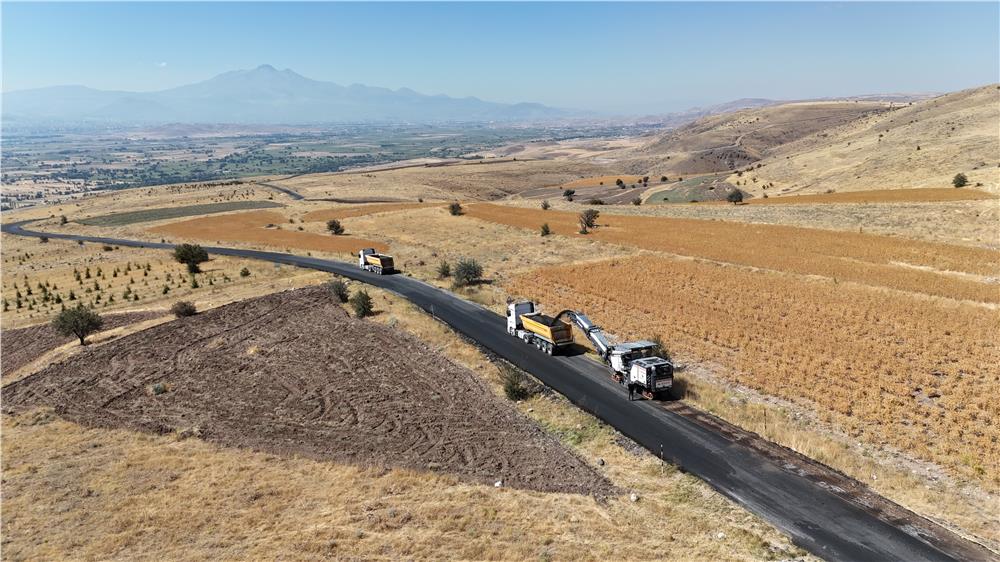 Kızık Yolu'na 30 milyon liralık ulaşım yatırımı yapıldı Kızık Yolu'na 30 milyon liralık ulaşım yatırımı yapıldı