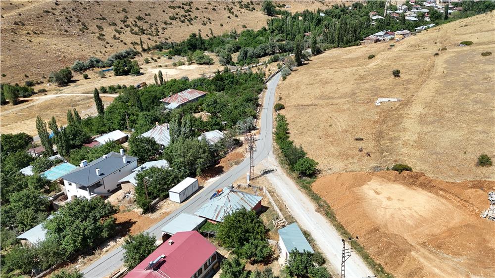 Sarız'a 27 milyon liralık yol yatırımı yapıldı Sarız'a 27 milyon liralık yol yatırımı yapıldı