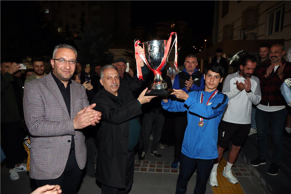 Talas Belediyespor'dan Galatasaray ve Trabzonspor'a transfer Talas Belediyespor'dan Galatasaray ve Trabzonspor'a transfer