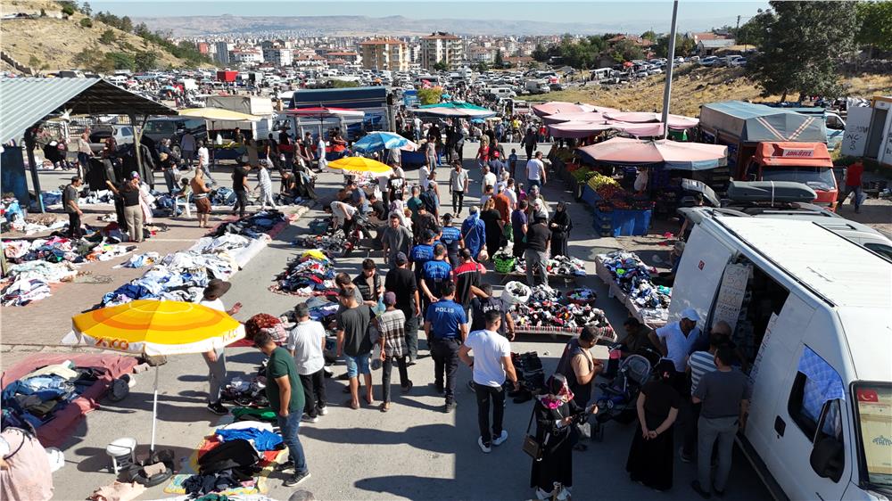 Zabıta, bit pazarında kontrolü sağladı Zabıta, bit pazarında kontrolü sağladı