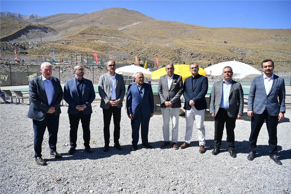 Başkan Büyükkılıç, Erciyes'teki yatırımları inceledi