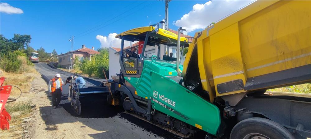 Büyükşehir'den Özvatan'a 19 milyon liralık sıcak asfalt Büyükşehir'den Özvatan'a 19 milyon liralık sıcak asfalt
