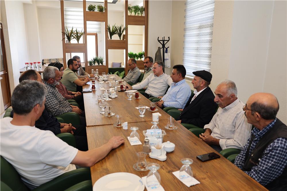 Hacılar'da muhtarlarla eğitim istişaresi yapıldı