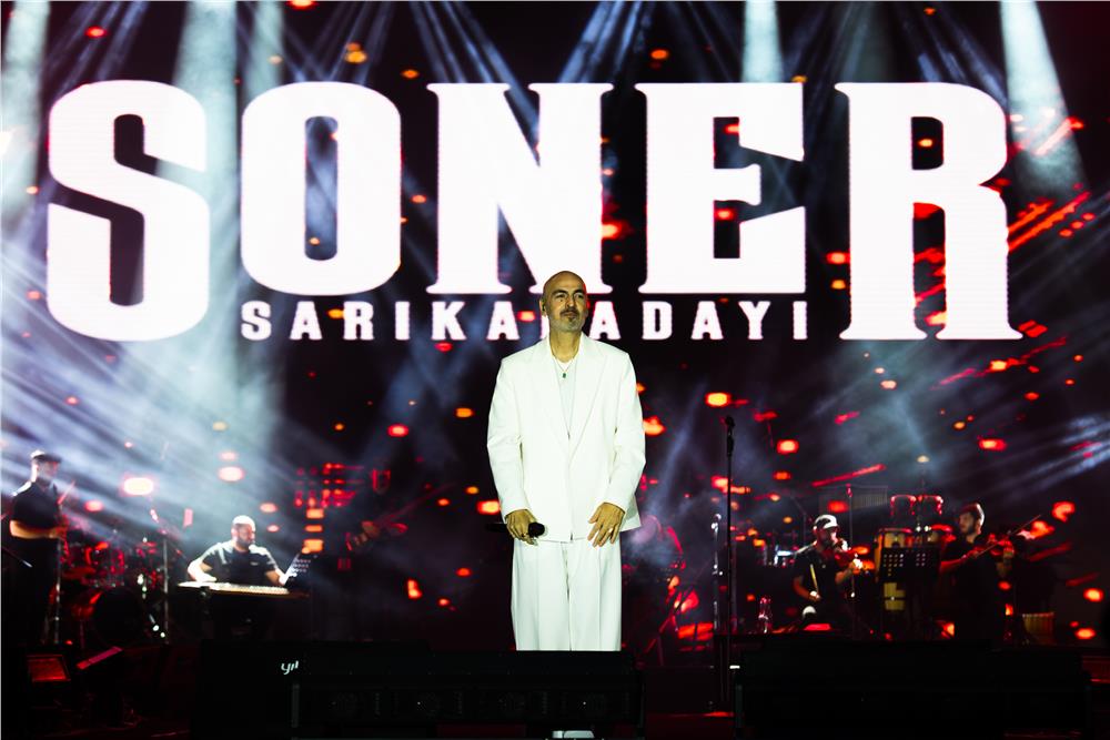 Kayseri Soner Sarıkabadayı ile eğlendi Kayseri Soner Sarıkabadayı ile eğlendi