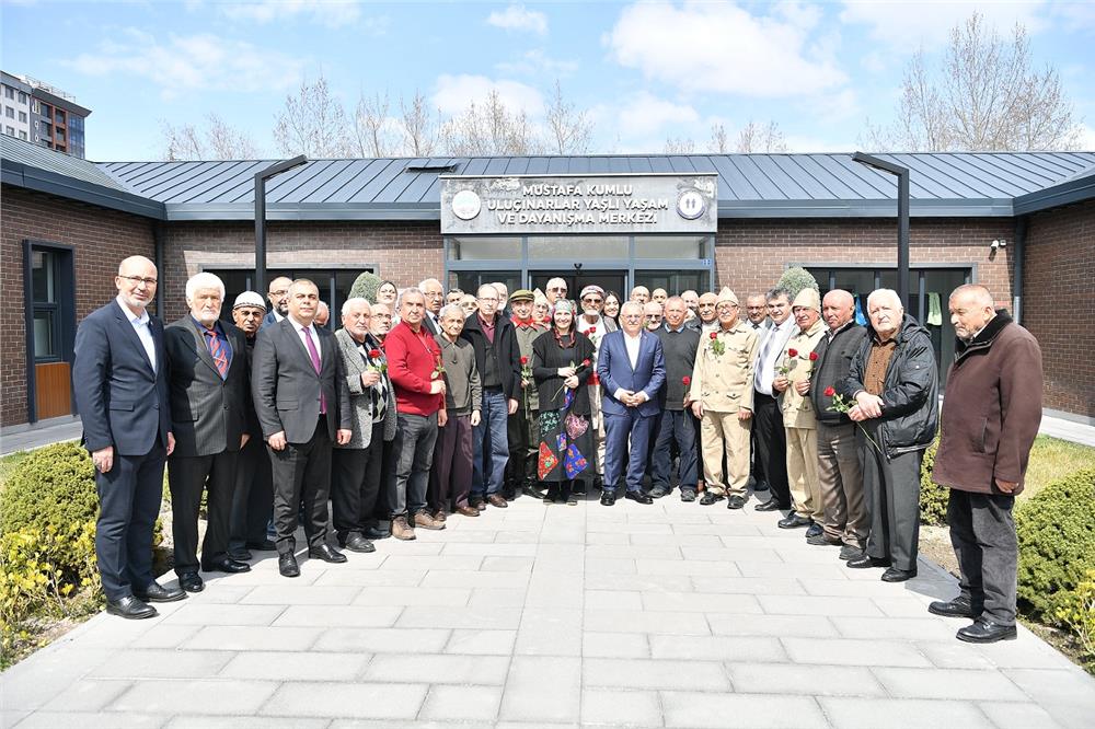 Kayseri'deki ulu çınarlara vefa dolu hizmet Kayseri'deki ulu çınarlara vefa dolu hizmet