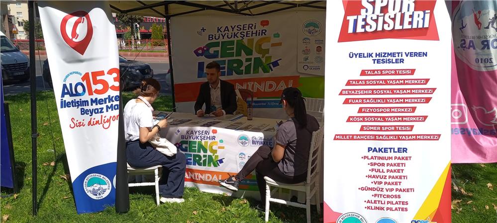 Kayseri'ye gelen öğrenciler için stantlar açıldı