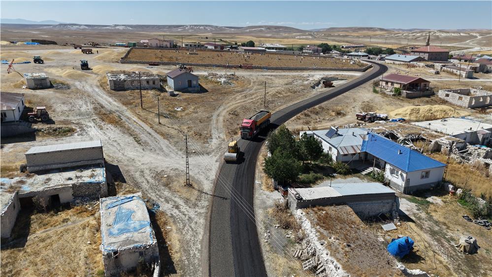 Pınarbaşı kırsalına 110 milyon liralık yol yatırımı yapıldı Pınarbaşı kırsalına 110 milyon liralık yol yatırımı yapıldı
