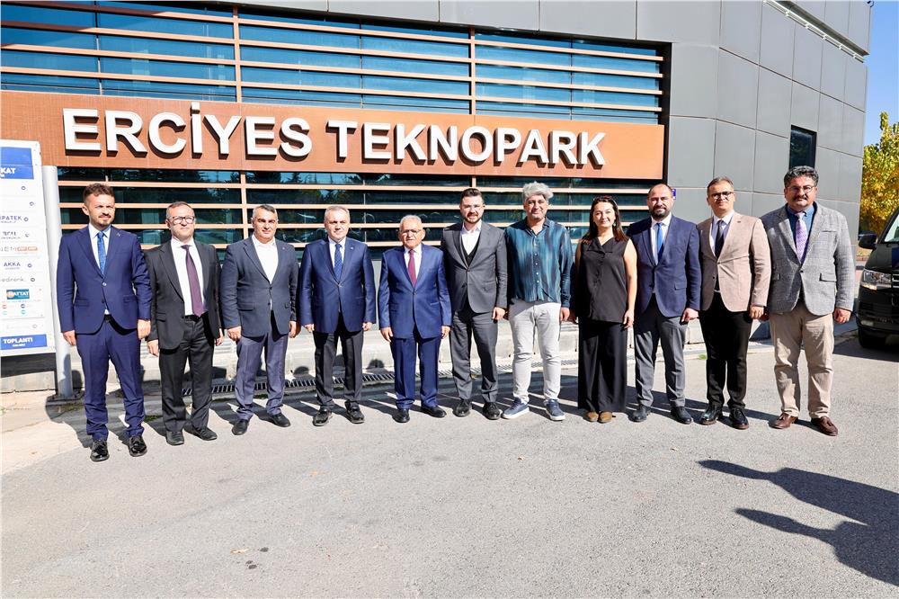 Başkan Büyükkılıç'tan Erciyes Teknopark'a ziyaret Başkan Büyükkılıç'tan Erciyes Teknopark'a ziyaret