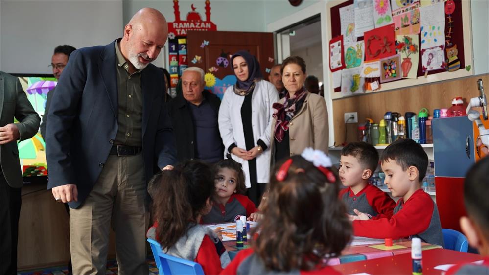 Başkan Çolakbayrakdar miniklerle buluştu