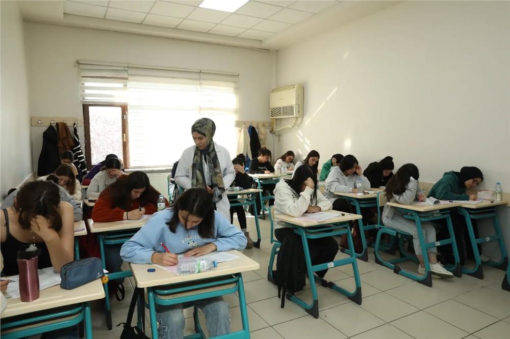 Genç KAYMEK'te TYT ve LGS deneme heyecanı