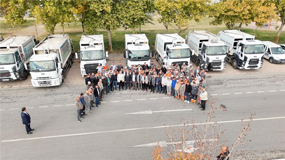 Melikgazi Belediyesi'nden 58 mahallede sonbahar temizliği