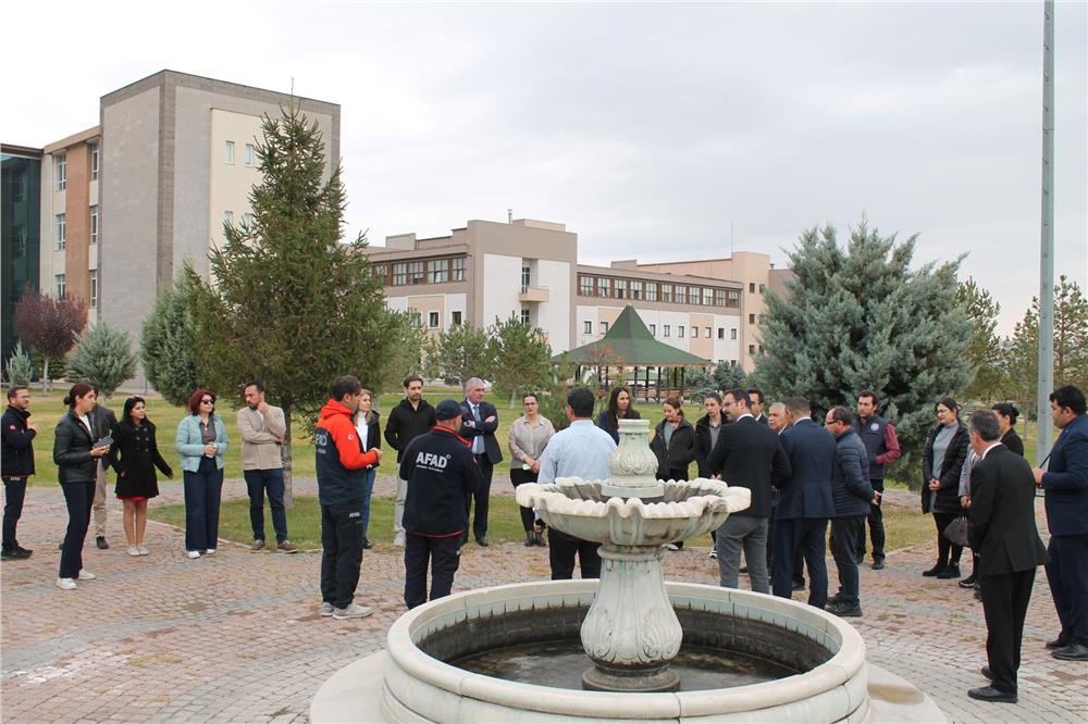 NNYÜ'de deprem ve yangın tahliye tatbikatı yapıldı