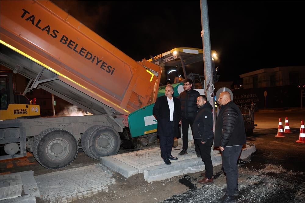 Talas'ın Belediye Mahallemizde mesaisi geceye taştı