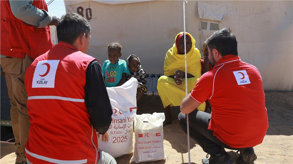Türk Kızılay'dan Sudan'da yerinden edilenlere gıda desteği