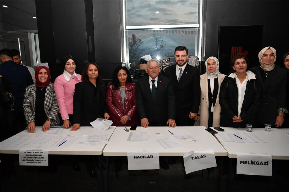 Başkan Büyükkılıç'tan yatırım ve hizmet dolu sunum