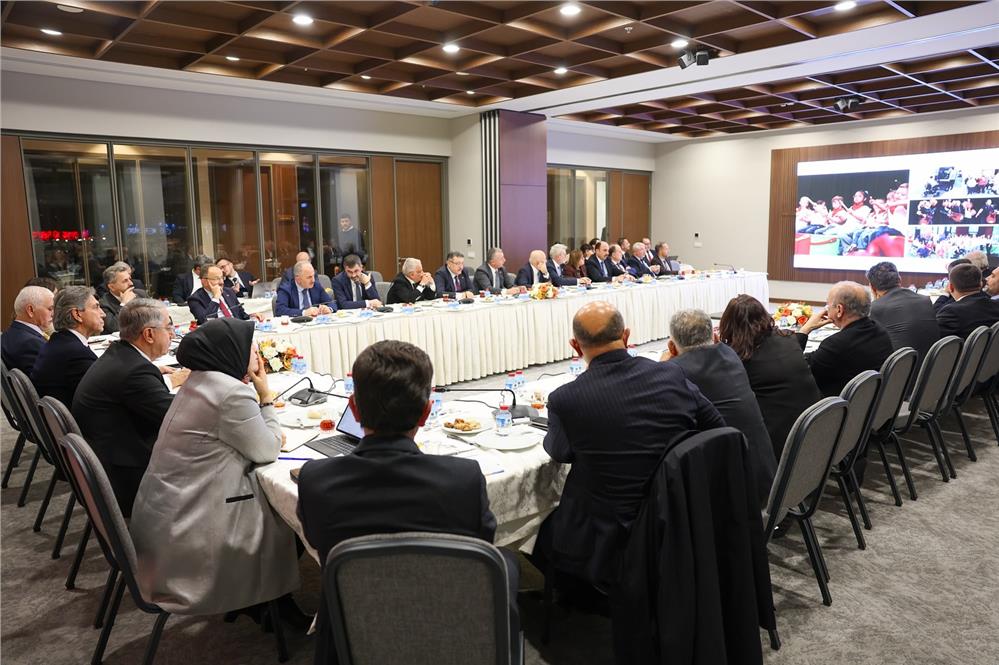 Büyükkılıç: İlk günkü aşkla Kayseri'ye hizmet ediyoruz