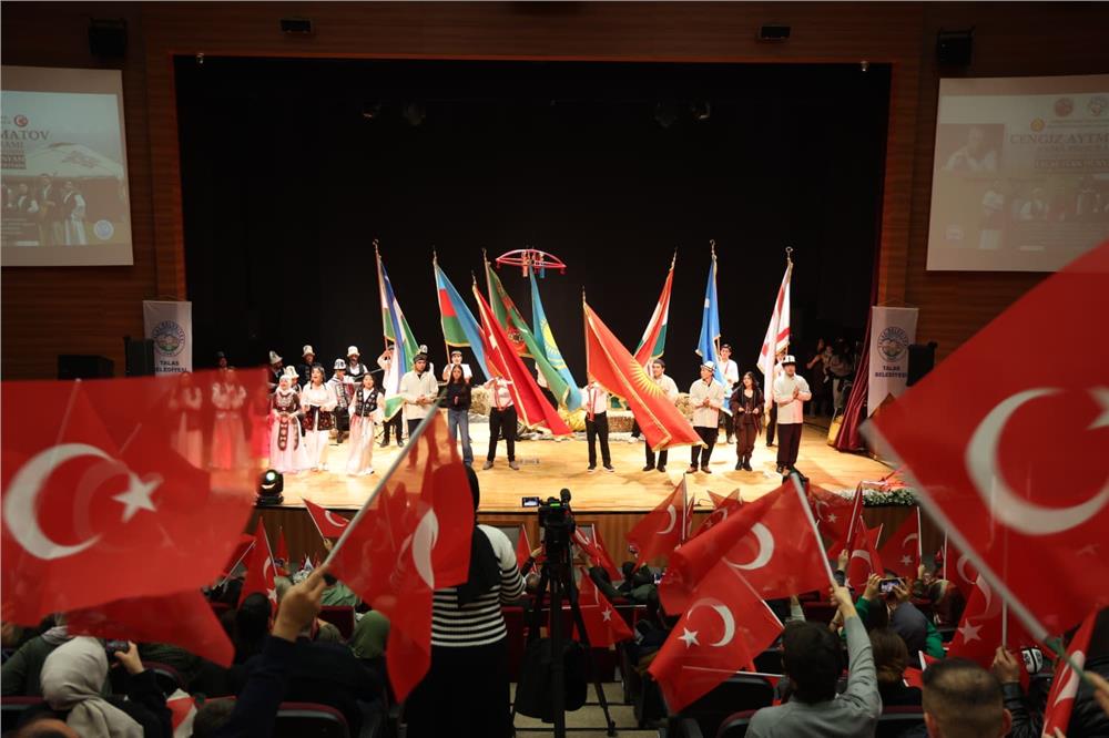 Cengiz Aytmatov'a Talas'ta görkemli anma