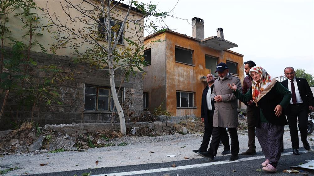 Çolakbayrakdar, öyle bir sese kulak verdi ki...