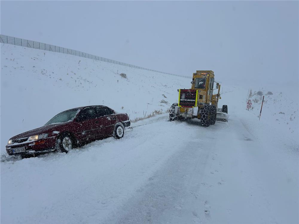 Kayseri'de 61 mahalle yolu ulaşıma açıldı