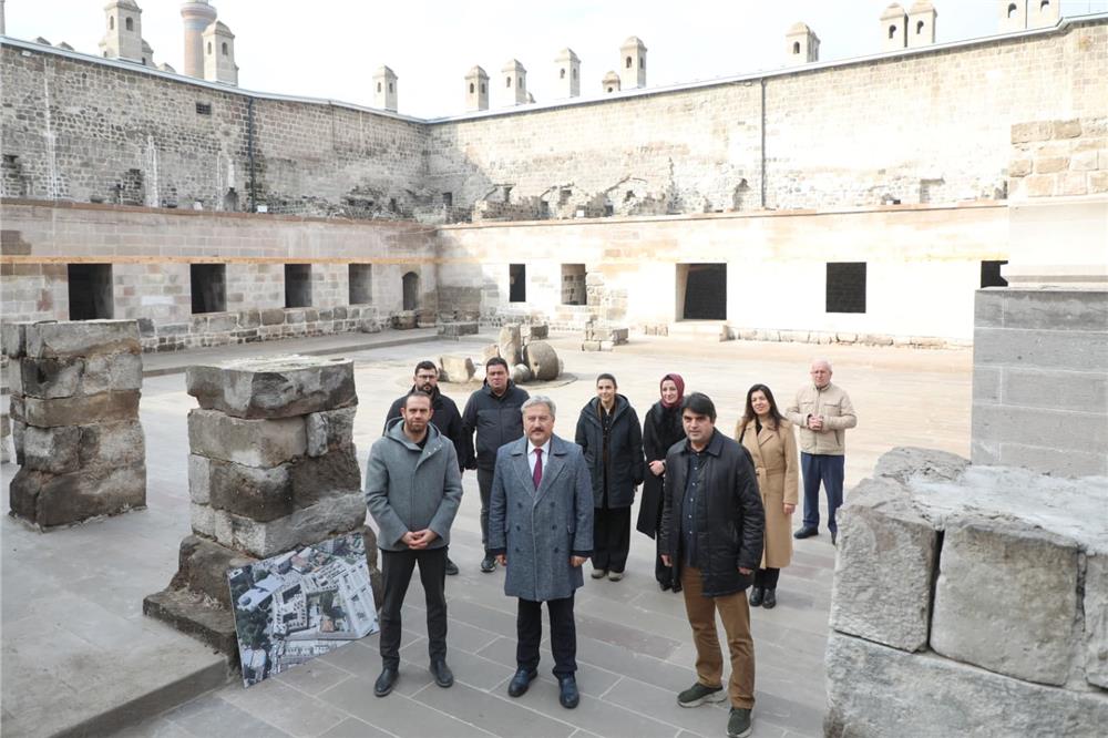 Kayseri'deki Gön Han küllerinden yeniden doğuyor