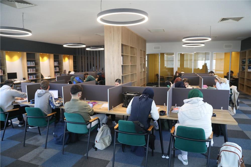 Melikgazi'nin Akıl Küpü, gençlere ışık tutuyor