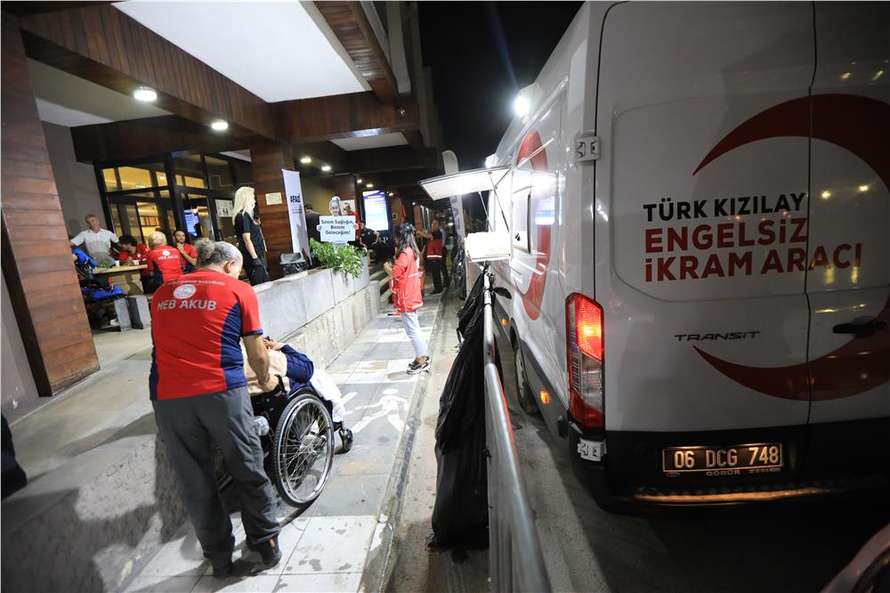 Türk kadını gönüllülükte de öncü