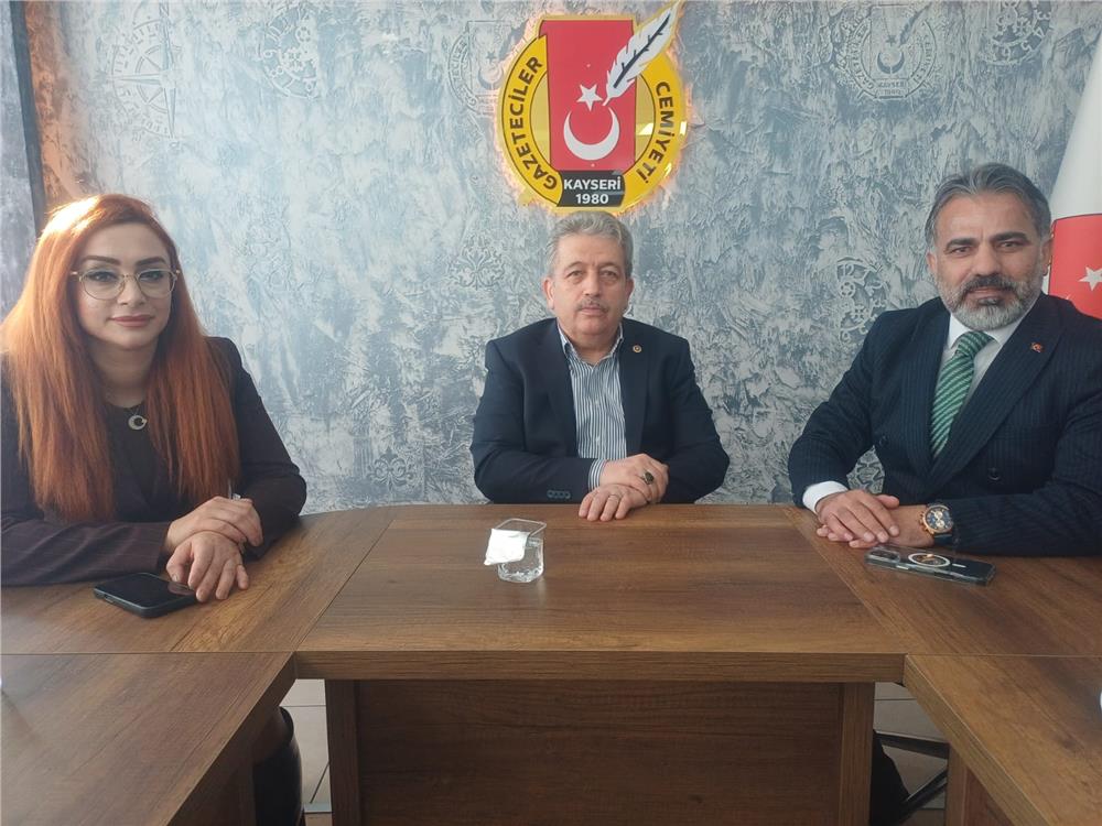 AK Partili Özsoy: Gazetecilerimiz çok fedakârlık yapıyor